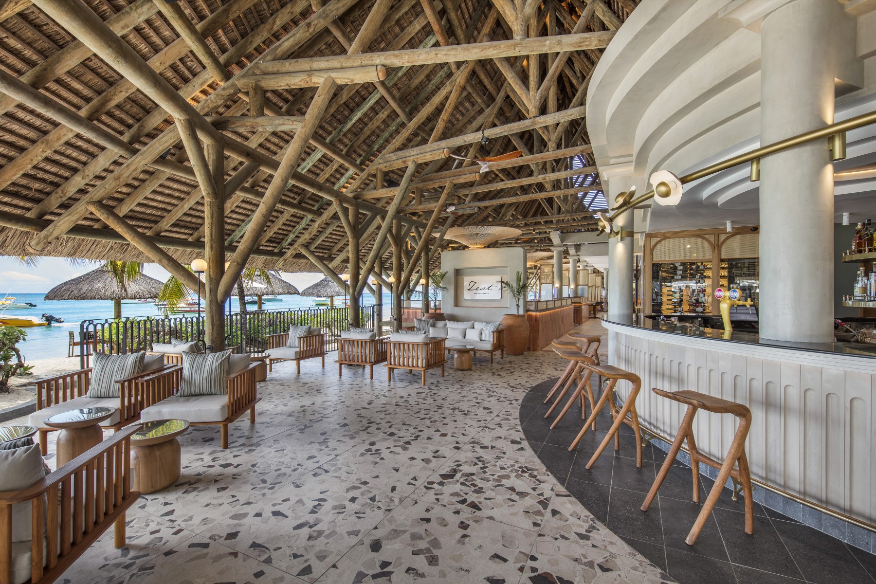 Paradis Beachcomber Golf Resort & Spa